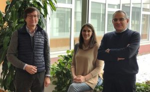 De izd. a dcha. Carlos Junco, Sara Gutiérrez González y Ángel Rodríguez Sáiz.  BURGOS CONECTA.